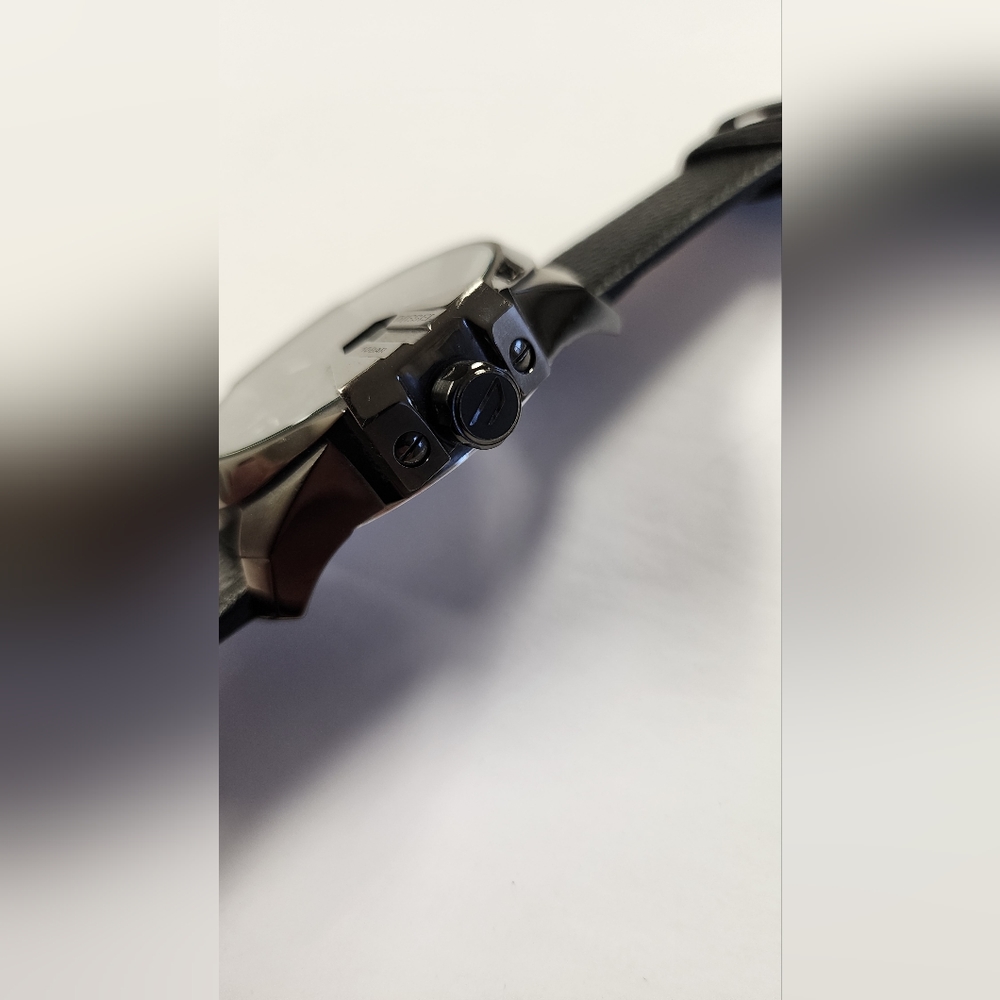 Diesel Watch - Mint Conditon - Picture 9 of 11
